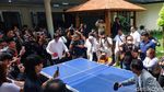 Aksi Mahfud Md Main Tenis Meja Lawan Once Mekel