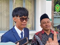 Perasaan Almas Jelang Sidang Gugatan Rp 204 T: Senang, Nambah Ilmu