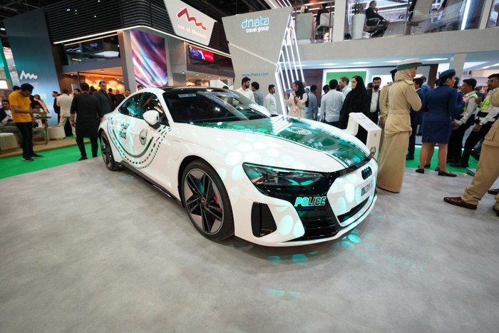 Audi RS e-tron GT Polisi Dubai