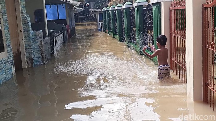 Banjir di Gang Haji Maliki, Cawang (Tina Susilawati/detikcom)