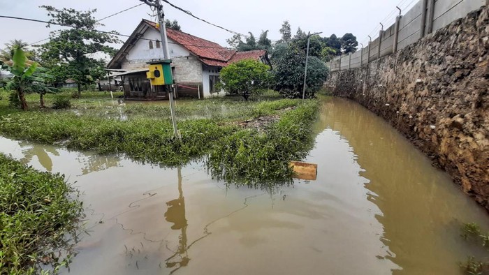 Banjir di Tanah Baru Bogor. (M Sholihin/detikcom)