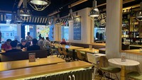 Sebagai wujud kreativitas kuliner, Kitchenette memperkenalkan 18 jajaran menu Elevated Western Comfort Food Kitchenette, antara lain Triple Cheese Galette, Croissant, Benedict, Spaghetti Florentine Pesto, Miso Marinated Salmon Bowl dan Korean Rice Bowl.