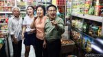 Momen Cak Imin Sapa Pedagang dan Makan Soto di Chinatown Glodok