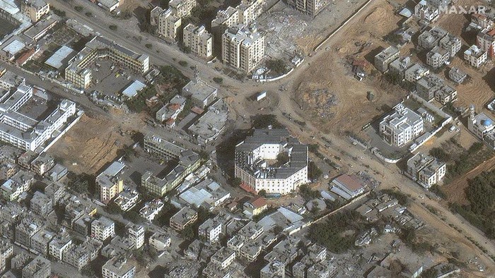 Citra Satelit Kondisi Jalur Gaza Selama Gencatan Senjata Israel-Hamas This satellite image provided by Maxar Technologies shows the Rafah border crossing in Gaza, on Sunday, Nov. 26, 2023. The cease-fire between Israel and Hamas began Friday, Nov. 24. (Satellite image Β©2023 Maxar Technologies via AP)