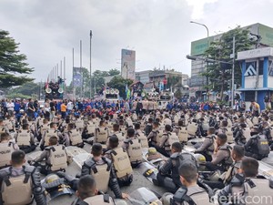 Jabar Hari Ini: UMK Jabar 2024 Ditetapkan