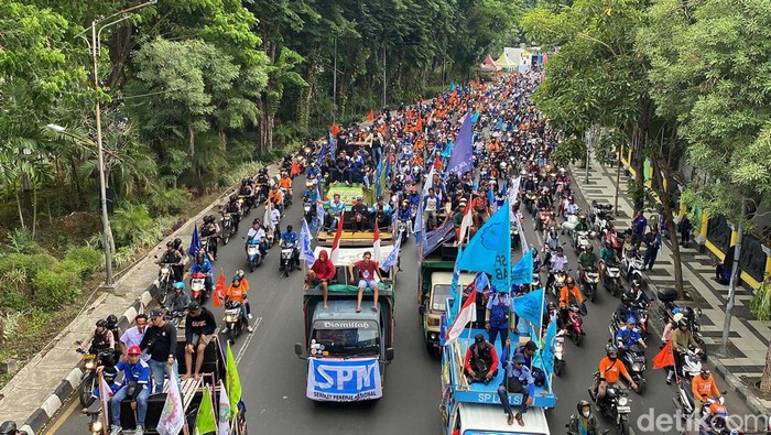 demo buruh surabaya demo buruh surabaya