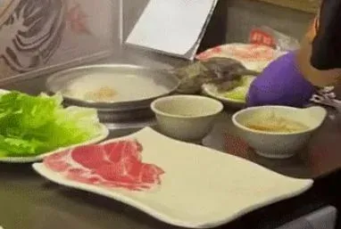 Duh! Tikus Ini Jatuh ke Dalam Kuah Hotpot Pengunjung Restoran di China
