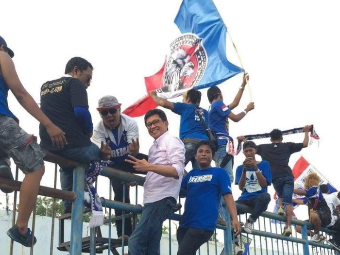Eddy Rumpoko saat bersama Aremania