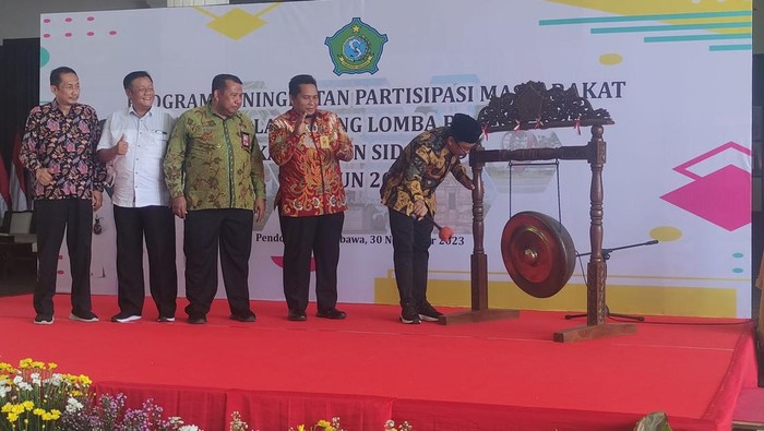 gus muhdlor membuka lomba antar RT se-Sidoarjo