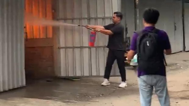 innova di garasi terbakar di Blitar innova di garasi terbakar di Blitar