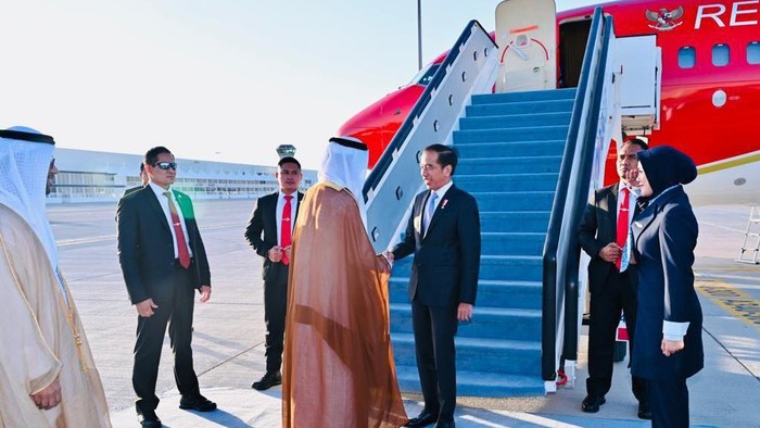 Jokowi tiba di Dubai untuk menghadiri menghadiri World Climate Action Summit (WCAS) COP28.