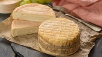 Livarot Munster digunakan untuk nama keju yang diproduksi di sebuah desa di Normandy. Keju yang terbuat dari susu sapi ini memiliki aroma mirip gudang yang tak pernah dibuka. Foto: Treehugger