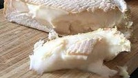 Keju bernama Fiance Des Pyrenees terbuat dari susu kambing yang tidak dipasteurisasi. Aromanya mirip seperti ragi alami yang asam. Foto: Treehugger