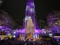 Kelap-kelip Pohon Natal Ikonik di Rockefeller Center