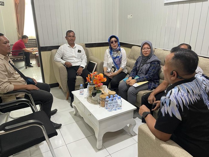 Kemensos didampingi Unit PPA Polres Lahat kunjungi korban pemerkosaan hingga melahirkan