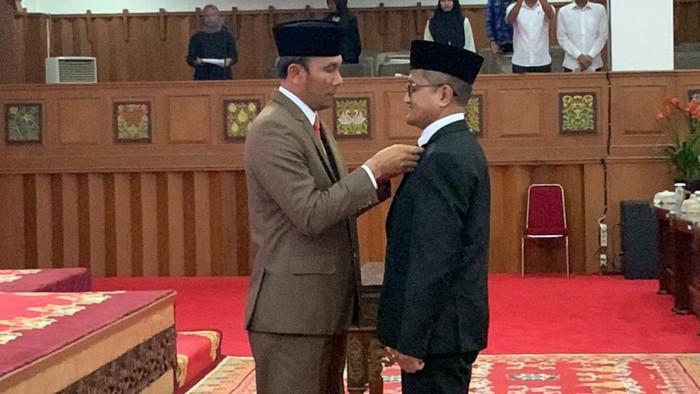 Ketua DPRD Jambi Edi Purwanto lantik anggota PAW.