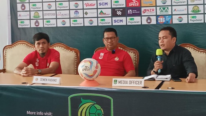 Konferensi pers Semen Padang FC. (Kartika Sari/detikSumut)