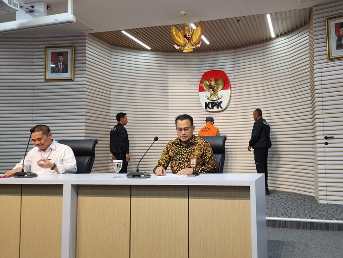 KPK gelar konferensi pers penahanan Gazalba Saleh (Adrial/detikcom)