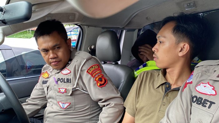 Mahasiswa yang diduga menabrak sejumlah pengandara di Sukabumi.