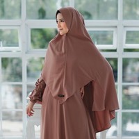 Nadya Mustika menempuh pendidikan D3 jurusan Kebidanan di Bandung, Jawa Barat. Perempuan asal Ciwidey ini sudah menyelesaikan Tugas Akhir (TA) pada 3 September 2020. Tinggal di panti bukan jadi penghalang untuk bisa menyelesaikan kuliah, banyak ujian bukan jadi alasan untuk tidak meraih cita cita. Jangan pernah putus asa dari Rahmat Allah, ungkapnya. Foto: Dok. Instagram @nadyamustikarahayu.