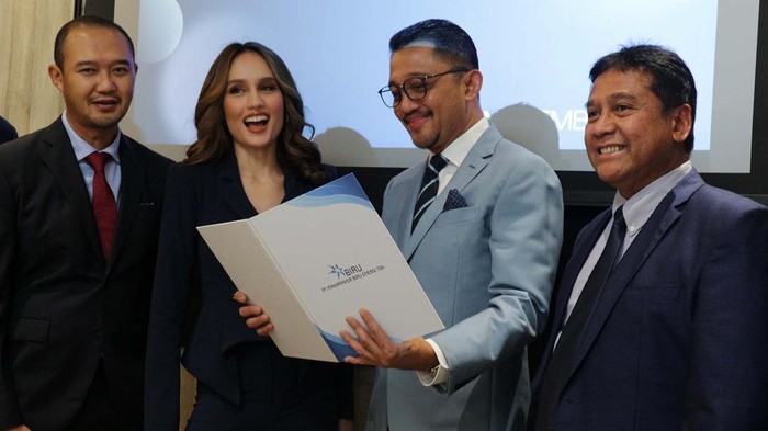 PT Maharaksa Biru Energi Tbk (OASA) menggelar Rapat Umum Pemegang Saham Luar Biasa (RUPS-LB) di Jakarta, Kamis (30/11/2023). RUPS-LB menyetujui pengangkatan Carmelita Hartoto sebagai komisaris dan Cendy Hadiputranto sebagai direktur.