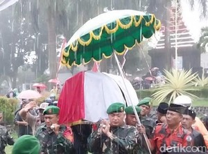 Ini Alasan Eks Walkot Batu Eddy Rumpoko Dimakamkan di Taman Makam Pahlawan