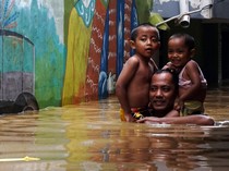 Penampakan Banjir Setinggi Leher Rendam Kebon Pala Jakarta