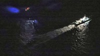 Sebuah pesawat militer AS yang membawa delapan orang jatuh ke laut di Jepang pada Rabu, 29 November 2023, menewaskan sedikitnya satu awak dengan kondisi setidaknya dua lainnya diangkut dari perairan belum jelas.  