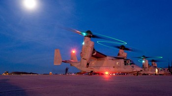 Dalam inventaris militer AS, CV-22 Osprey merupakan armada angkut yang dioperasikan oleh Angkatan Udara AS dan Komando Operasi Khusus Angkatan Udara AS. Selain itu, AS juga mengoperasikan MV-22 Osprey yang merupakan varian Osprey untuk Marinir AS. AS juga memiliki versi Osprey untuk kendaraan kepresidenan yaitu MC-22s yang dioperasikan oleh Marinir AS. Foto: Boeing