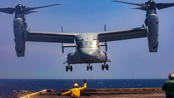 Sejumlah masalah-kebocoran hidrolik, kebakaran di dalam pesawat, dan dalam kondisi tertentu, ketidakstabilan aeronautika-mengganggu pesawat ini selama 30 tahun pengembangannya. Sebanyak 30 Marinir tewas dalam tiga kecelakaan selama pengujiannya. Foto: Boeing
