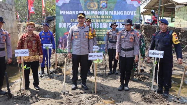 polres malang tanam mangrove