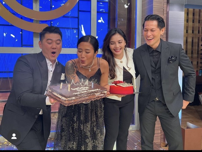 Potret Chef Arnold Poernomo Saat Siapkan Jamuan KTT hingga Kulineran Seru Potret Chef Arnold Poernomo Saat Siapkan Jamuan KTT hingga Kulineran Seru