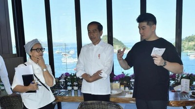 Potret Chef Arnold Poernomo Saat Siapkan Jamuan KTT hingga Kulineran Seru