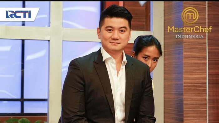 Potret Chef Arnold Poernomo Saat Siapkan Jamuan KTT hingga Kulineran Seru