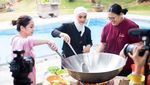 Kedekatan Putri Zulhas dan Nagita Slavina, Kulineran sampai Masak Bareng