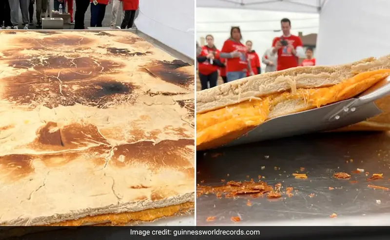 Roti panggang isi keju dengan berat hampir 190 kilogram meraih rekor dunia dari Guinness World Records