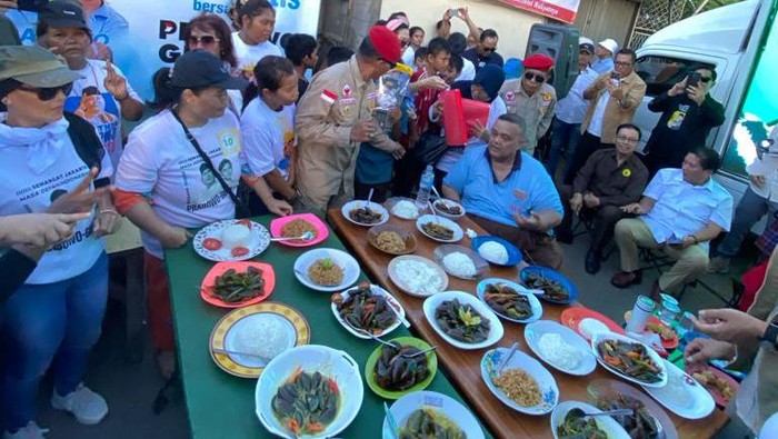 Relawan Prabowo-Gibran Mulai Jalankan Program makan dan susu gratis bagi anak (dok.ist)