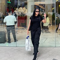 Sarah Ahmad dikenal sebagai selebgram dan pengusaha muda. Bisnisnya berkutat di bidang kecantikan dengan merilis produk skincare juga salon. Foto: Instagram/@saraaaahmad