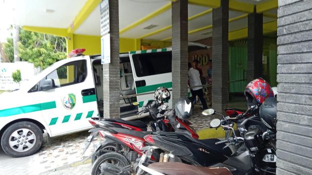 Siswi SMA di Sampang melahirkan di kelas.