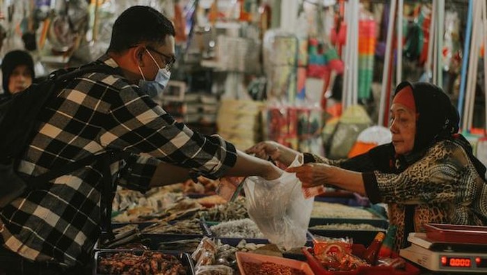Transaksi jual beli.