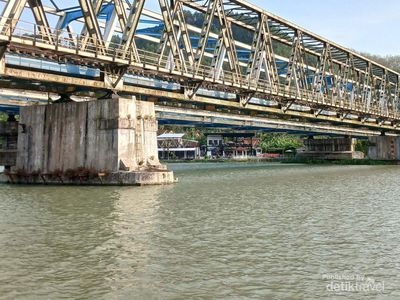 Seru Juga Healing Naik Kapal Telusur Kali Serayu, Cobain Deh!