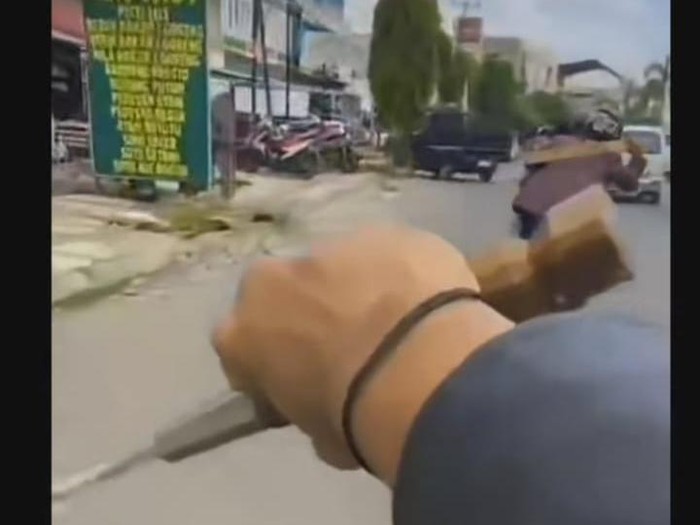 Viral aksi tawuran pelajar sambil live Instagram di Prabumulih
