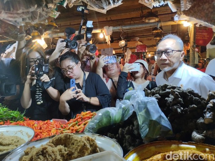 Zulhas Cek Pasar Jakarta