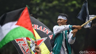 Massa Pelajar Gelar Unjuk Rasa di Kedubes AS Jakarta Dukung Palestina