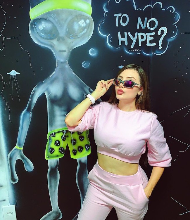 Putusnya hubungan diungkap Bruna di akun Instagram setelah laporan tentang percakapan Neymar dan bintang dewasa, Aline Farias tersebar. Tidak dijelaskan kapan dan apa alasan mereka putus tapi Bruna mengatakan bahwa sekarang ia tidak memiliki pasangan. Padahal sebelumnya selebgram itu terlihat mesra dengan Neymar dalam foto-fotonya setelah melahirkan. Foto: Dok. Instagam Aline Farias