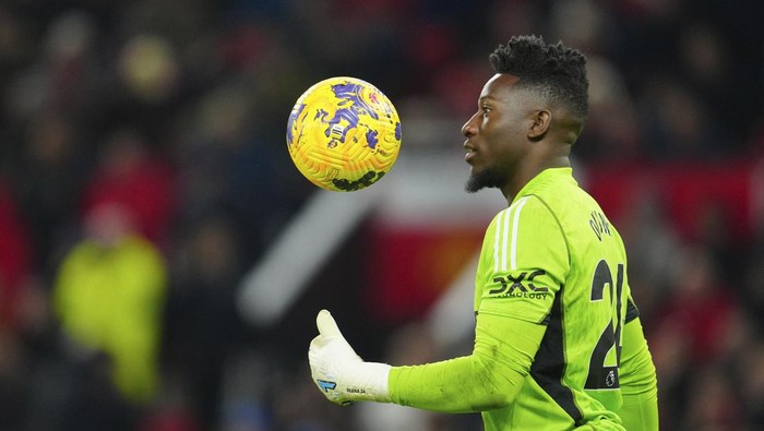 Manchester Uniteds goalkeeper Andre Onana during the English Premier League soccer match between Manchester United and Luton Town at the Old Trafford stadium in Manchester, England, Saturday, Nov. 11, 2023. (AP Photo/Jon Super)