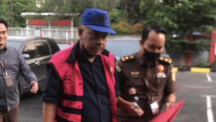 Kejaksaan Negeri (Kejari) Bulukumba, Sulawesi Selatan (Sulsel) menahan anggota DPRD Bulukumba, Muh Sabir usai divonis dua tahun penjara dalam kasus korupsi pengadaan kapal nelayan GT-30 Inkamia.