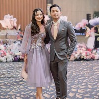 Pada awal masa pacaran keduanya masih malu-malu untuk mengumbar kebersamaan mereka di media sosial. Namun, kini baik Azriel dan Sarah kerap berbagi momen kebersamaannya. Foto: Instagram Azriel Hermansyah, Sarah Menzel