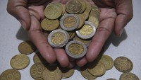 Penarikan dilakukan dikarenakan pertimbangan antara lain masa edar yang cukup lama dan perkembangan teknologi bahan/material uang logam.