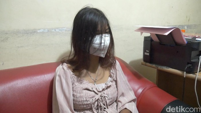 BLP (18) istri siri Ahmad Yuda yang bantu pembunuhan Tetty Rumondang Harahap. (Alamudin Hamapu/detikSumut)